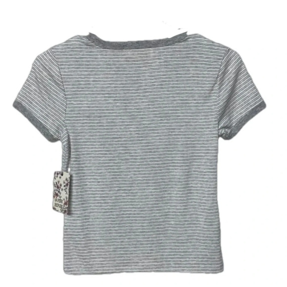 NWT small gray pinstripe casual comfortable short sleeved crew neck tee spring - Picture 3 of 6